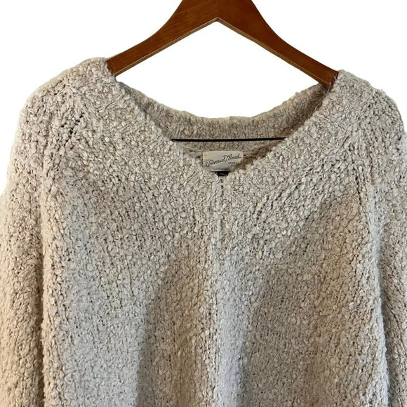 Universal Thread V Neck Fuzzy Knit Sweater Womens Plus XXL Beige Cream Neutral - Picture 3 of 5